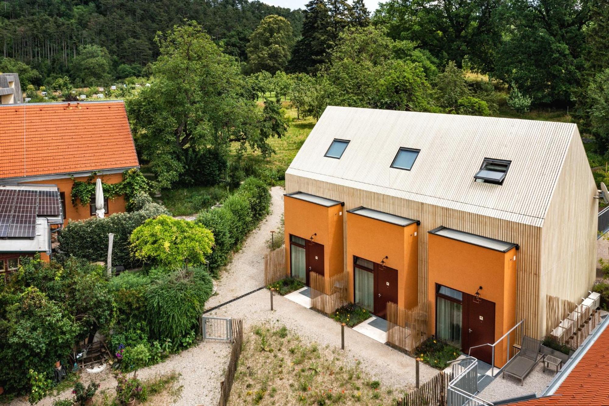 Flora Auf Gut Guntrams Hotel Schwarzau am Steinfelde ภายนอก รูปภาพ